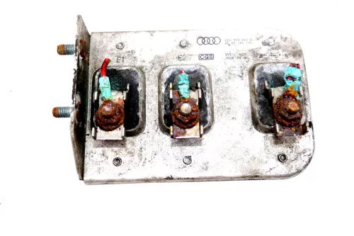 Audi A4 Passat 3B Steuergerät Lüfter Kühlerlüfter Lüftersteuergerät 8d0959493a (1002760001)