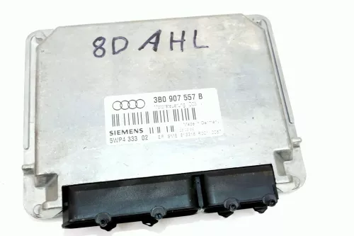 Audi A4 B5 Bj.2000 Steuergerät 1,6l 74kw 101PS AHL Motor 3B0907557B
