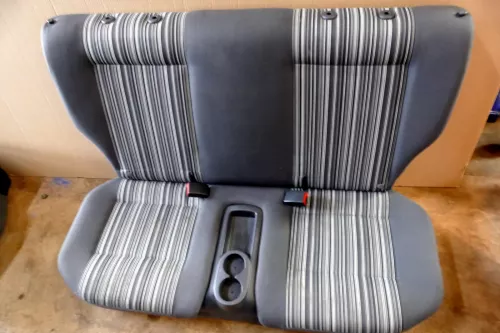 VW Fox Rückbank für Kopfstützen Kopfstütze Rücksitzbank (100650)