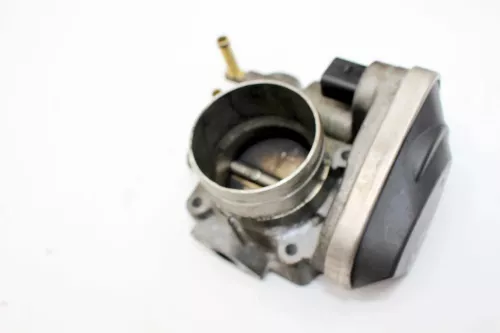 VW Golf 5 Touran Drosselklappe 06A133062AB BGU 1,6l BFQ 75kw 105PS