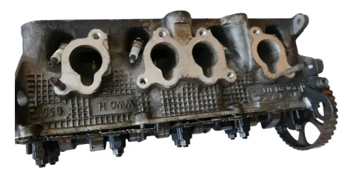 VW Passat 3B A4 Zylinderkopf 1,6 74kw 101PS von Motor ADP Kopf Nockenwelle (101509)