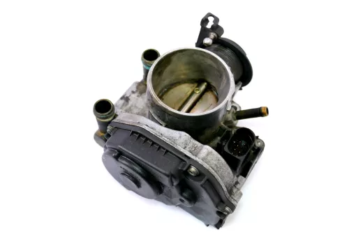 Audi A4 B5 Passat 3B Drosselklappe Vergaser ADR 1,8l 92kw 125PS 20V  058133063H