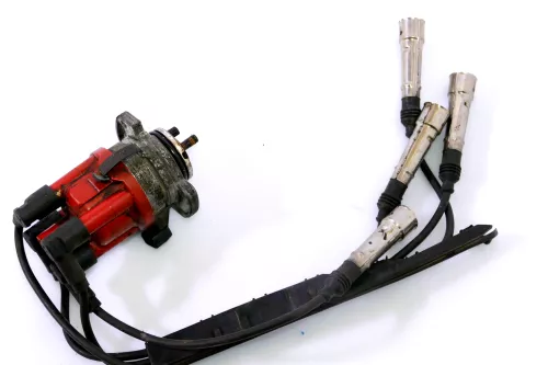 VW Polo 6N Lupo Golf 3 Seat Ibiza Cordoba Variant Zündverteiler mit Zündkabel (101621)