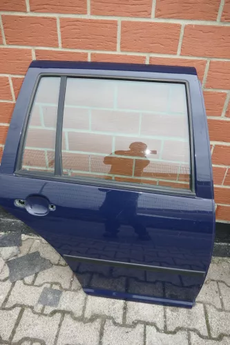 VW Golf 4 Bora Tür hinten rechts nur Kombi / Variant blau LA5G (102997)