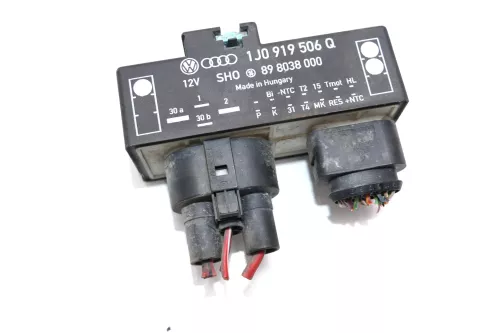 VW Golf 4 Bora Steuergerät Lüfter Kühlerlüfter Lüftersteuergerät 1J0919506Q