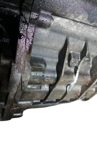 VW Passat 3C 2,0 TDI Getriebe Automatik 103kw 140PS HXS Gehäuseschaden Unfall (103930)