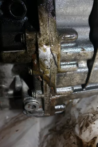 VW Passat 3C 2,0 TDI Getriebe Automatik 103kw 140PS HXS Gehäuseschaden Unfall  (103930)