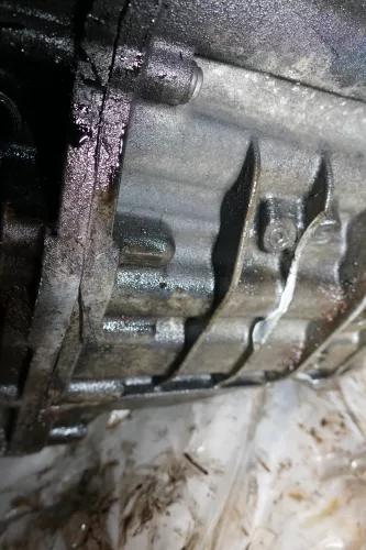 VW Passat 3C 2,0 TDI Getriebe Automatik 103kw 140PS HXS Gehäuseschaden Unfall  (103930)