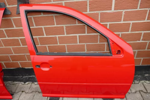 VW Golf 4 Bora Tür vorne rechts Beifahrertür 4/5-Türer + Kombi Variant rot LP3G (103936)