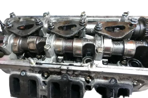 VW Passat 3BG Zylinderkopf Kopf Nockenwelle 2,5 TDI 132kw 180PS AKE links Fahrer (104660)