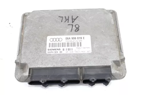 Audi A3 8L Steuergerät 1,6SR 74kw 06A906019E 101PS AKL Motor (104994)