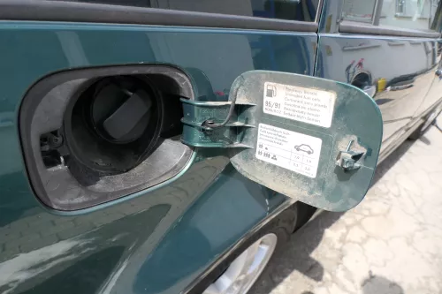 VW Golf 4 Variant Kombi Tankdeckel Deckel Tank Tankverschluß grün LC6M (105447)