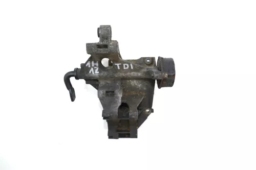 VW Golf 3 Halter Konsole Lichtmaschine Träger 1,9 TDI 90PS 028903139T  1Z AHU