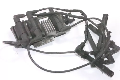 VW Passat 3B Audi A4 B5 2,8 2,6 Benziner Zündspule 078905104 + Zündkabel Kabel (105980)
