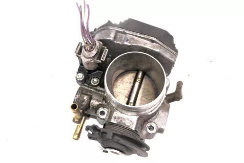 VW Golf 4 Bora Drosselklappe 06A133064H APK AQY AEG 2,0 85kw 115PS New Beetle (106477)