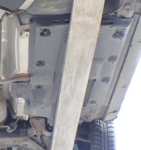 VW Polo 9N 6R Unterbodenverkleidung Verkleidung rechts unte Abdeckung 6Q0825202M (106601)