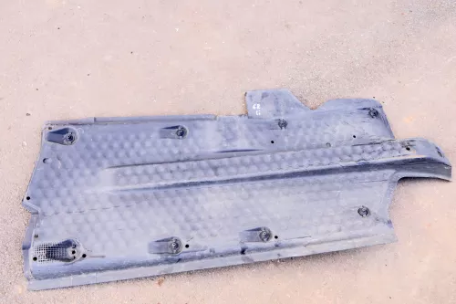 VW Polo 9N 6R Unterbodenverkleidung Verkleidung links unten Abdeckung 6Q0825201H