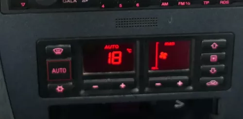 Audi A3 8L Steuergerät Klimaanlage Klimabedienteil 8L0820043B Climatronic