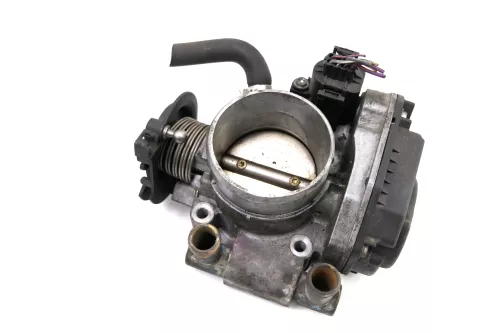 Audi A4 B5 Drosselklappe ADP 1,6l 74kw 101PS 058133063 VW Passat 3B  (107089)