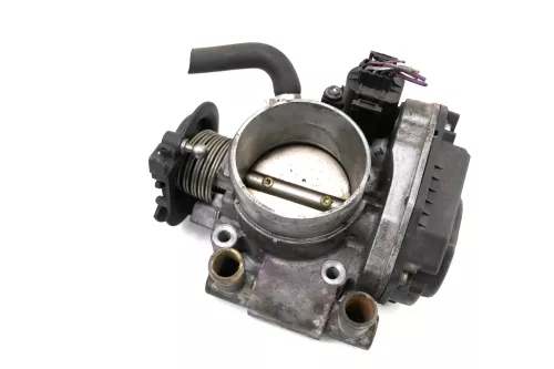 Audi A4 B5 Drosselklappe ADP 1,6l 74kw 101PS 058133063 VW Passat 3B