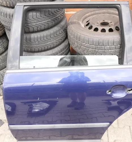 VW Passat 3B 3BG Kombi Variant Tür hinten links blau LB5N (107127)