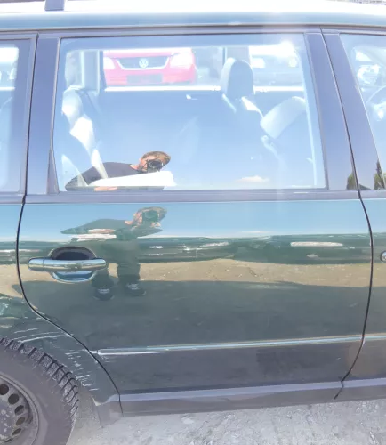 VW Passat 3B 3BG Kombi Variant Tür hinten rechts grün LC6N (107800)