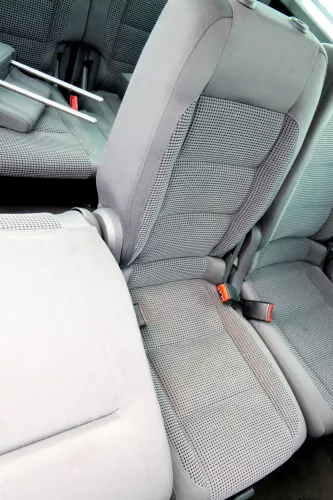 VW Touran Sitz hinten mitte mittig (1. Reihe) Rücksitz anthrazit - 107920 (107920)