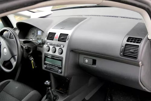 VW Touran Armaturenbrett schwarz OHNE Anbauteile (108392)