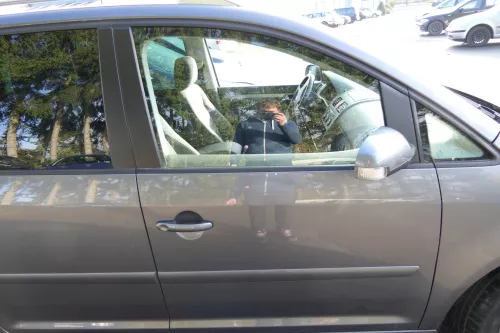 VW Touran 1T 1T3 Tür vorne rechts Beifahrertür grau LD7X - ohne Anbauteile