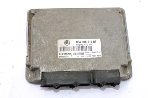 Skoda Octavia Steuergerät 1,6 74kw 06A906019BT AKL AEH Motor Motorsteuergerät (108860)