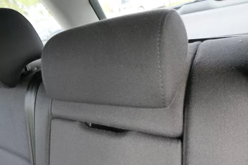 Audi A4 B6 8E Kopfstütze hinten in der Mitte schwarz / soul 8E0885921L (109065)