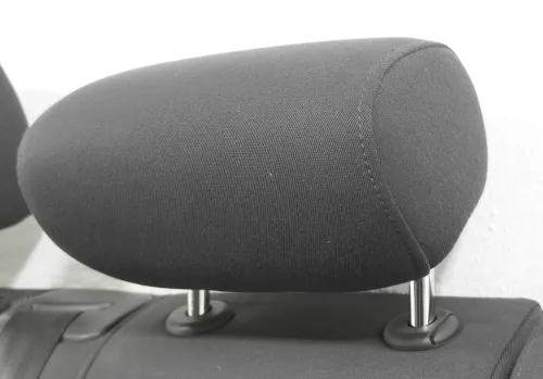 Audi A3 8P Kopfstütze hinten in der Mitte schwarz / soul 2/3-Türer