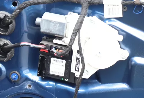 Audi A3 8P ektrischer Fensterheber Motor vorne rechts 8P0959802H 8P0959802G