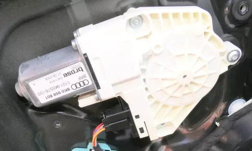 Audi A4 8K B8 A5 ektrischer Fensterheber Motor vorne links 8K0959801A