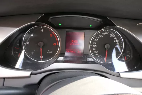 Audi A4 8K Tacho Tachometer Kombiinstrument 136.000km 8K0920900DX 2.0 3.0 2.7TDI (110255)