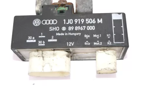 VW Golf 4 Bora Steuergerät Lüfter Kühlerlüfter Lüftersteuergerät 1J0919506M (110929)