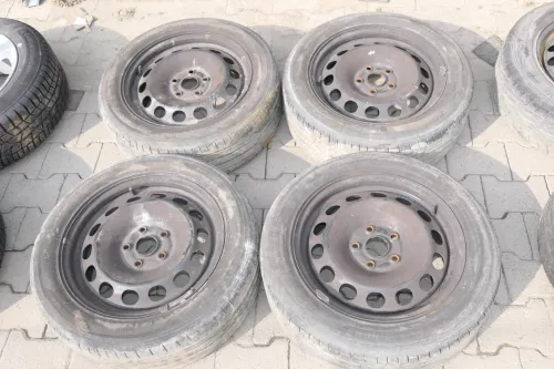 VW Golf 5 Touran Audi A3 Stahlfelgen Felge Reifen 205/55 R16 91V Sommer 4-4,5mm (110948)