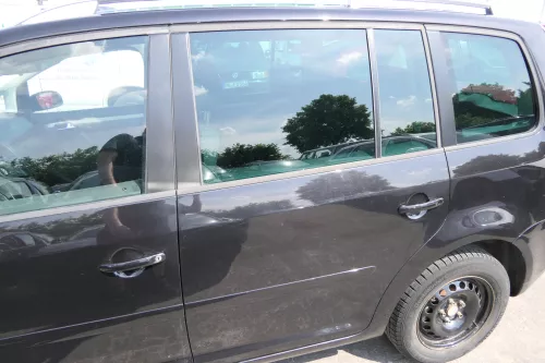 VW Touran 1T 1T3 Tür hinten links schwarz metallic LC9Z mit Scheibe (111768)