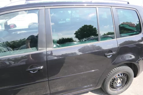 VW Touran 1T 1T3 Tür hinten links schwarz metallic LC9Z mit Scheibe