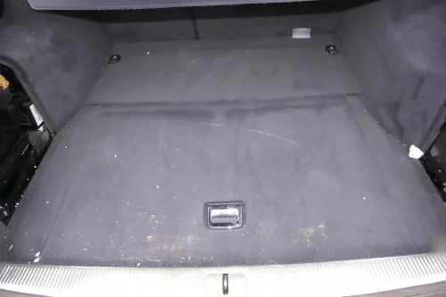 Audi A6 4B Limousine Verkleidung Teppich Kofferraum Kofferraumteppich (111929)