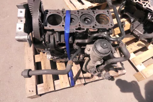VW Passat 3C Block Motorblock Kurbelwelle 2.0 TDI 103kw 140PS BMR / BUZ 180.000k