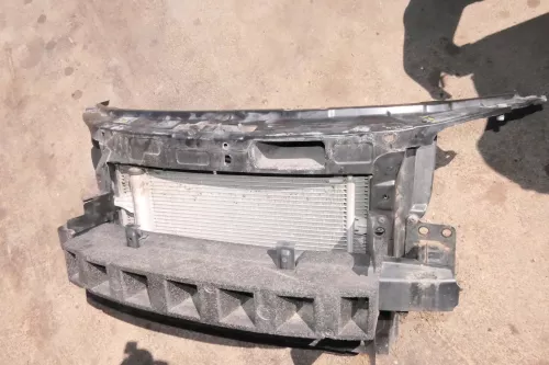 Skoda Roomster Fabia 5J Schloßträger mit Kühler Kondensator Lüfter 1.9 TDI BLS