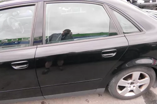 Audi A4 B6 8E Limousine Tür hinten links schwarz LY9B mit Scheibe (112078)