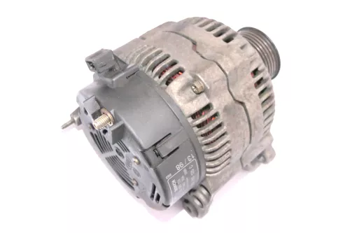 VW Golf 4 Audi A3 8L Octavia Lichtmaschine 90A 037903025C Generator Bosch (112418)