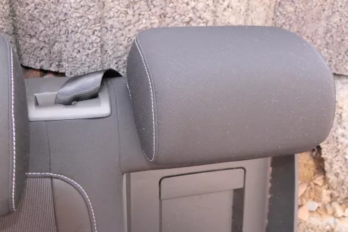 VW Golf 6 5K Kopfstützen Kopfstütze hinten in der Mitte mittig (112436)