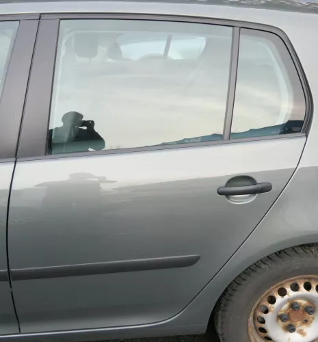 VW Golf 5 V 1K Tür Türrahmen hinten links 4/5-Türer grau LA6Q mit Scheibe (113075)