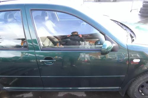 VW Golf 4 Bora Tür vorne rechts Beifahrertür 4/5-Türer + Kombi Variant grün LC6M (113665)