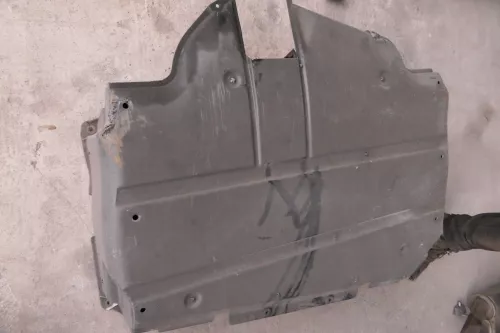 VW Sharan 7M Unterfahrschutz Dämpfung Schutz unter Motor Dämpfungswanne  (114010)