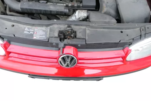 VW Golf 4 Grill Kühlergrill VW Zeichen Logo rot LY3D (114129)