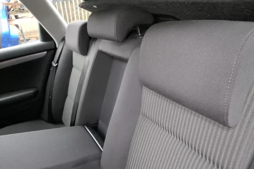 Audi A4 B6 B7 8E Sitz Rückbank Rücksitzbank hinten 3-Punkt-Gurt schwarz - Kopfst (114450)